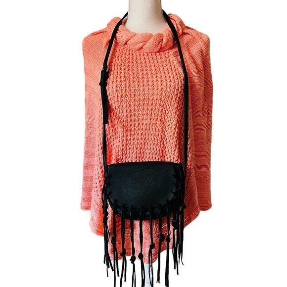 STREET LEVEL CUTE SMALL BLACK CROSSBODY BAG WITH FRINGE - Picture 1 of 15